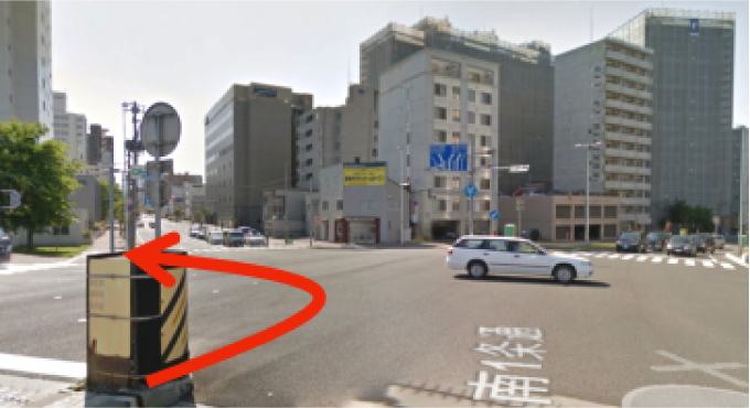 一条大橋を超たところの交差点を道なりに左方向へ進みます。