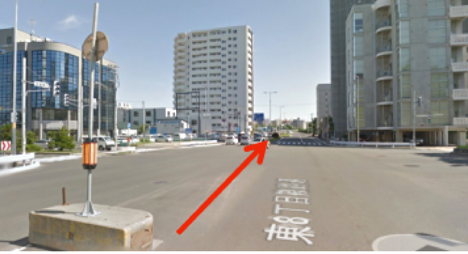 東8丁目通を環状通り方面（北方面・東区方面）からお越しの場合です。…大通を横切り、